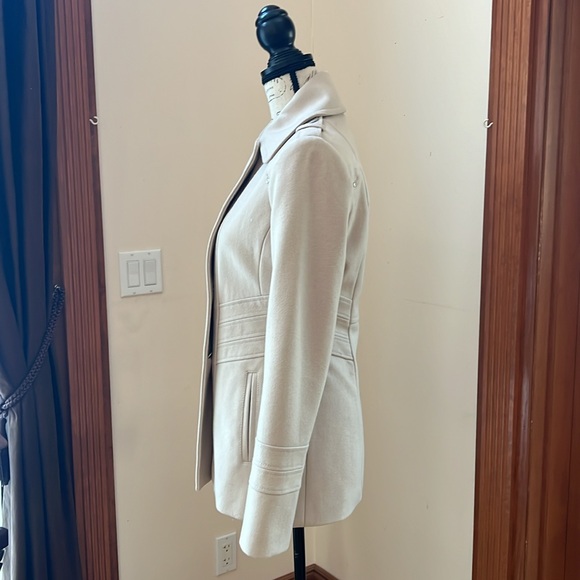 Kenneth Cole New York Like New Women’s Peacoat – Size 4 - Picture 4 of 11